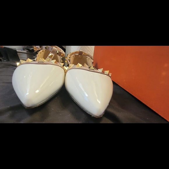 New Flat Shoes - Picture 3 of 7